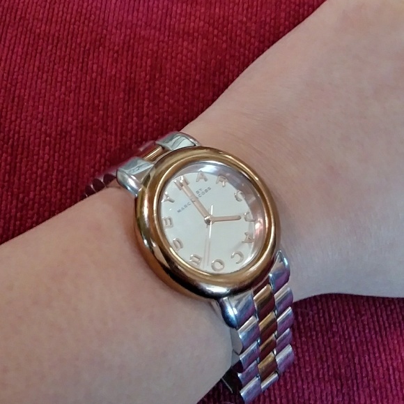 Marc Jacobs Watch - Picture 2 of 4